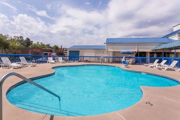 Howard Johnson Inn Commerce GA